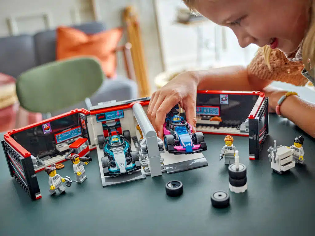 F1® Garage & Mercedes-AMG & Alpine Cars LEGO 60444