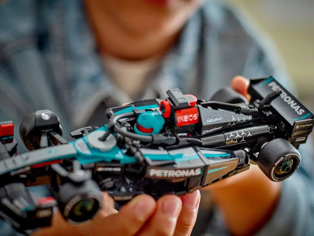 Mercedes-AMG F1® W15 LEGO 77244