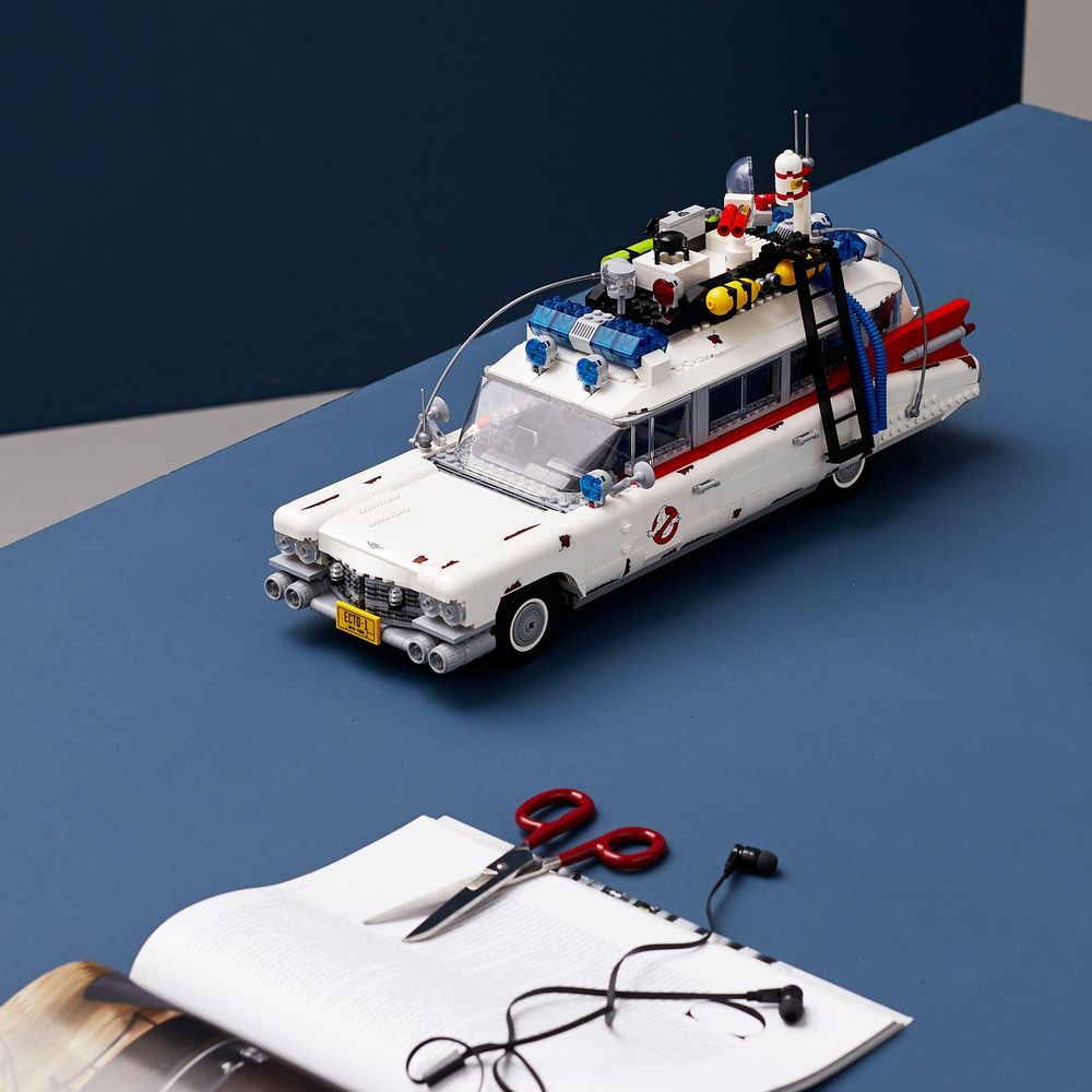 Ghostbusters ECTO-1 LEGO 10274