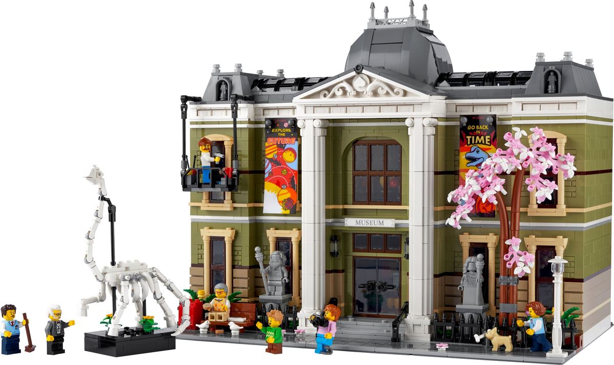 Natural History Museum LEGO 10326