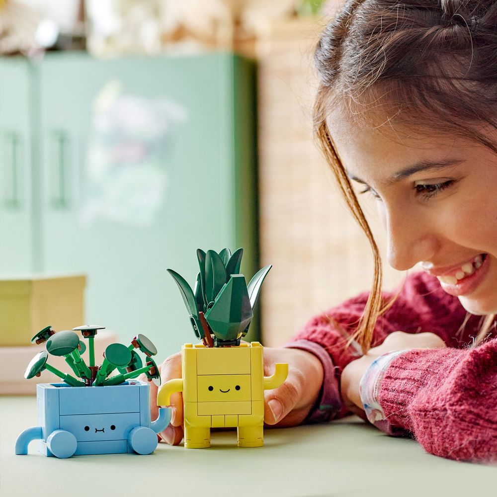 Happy Plants LEGO 10349