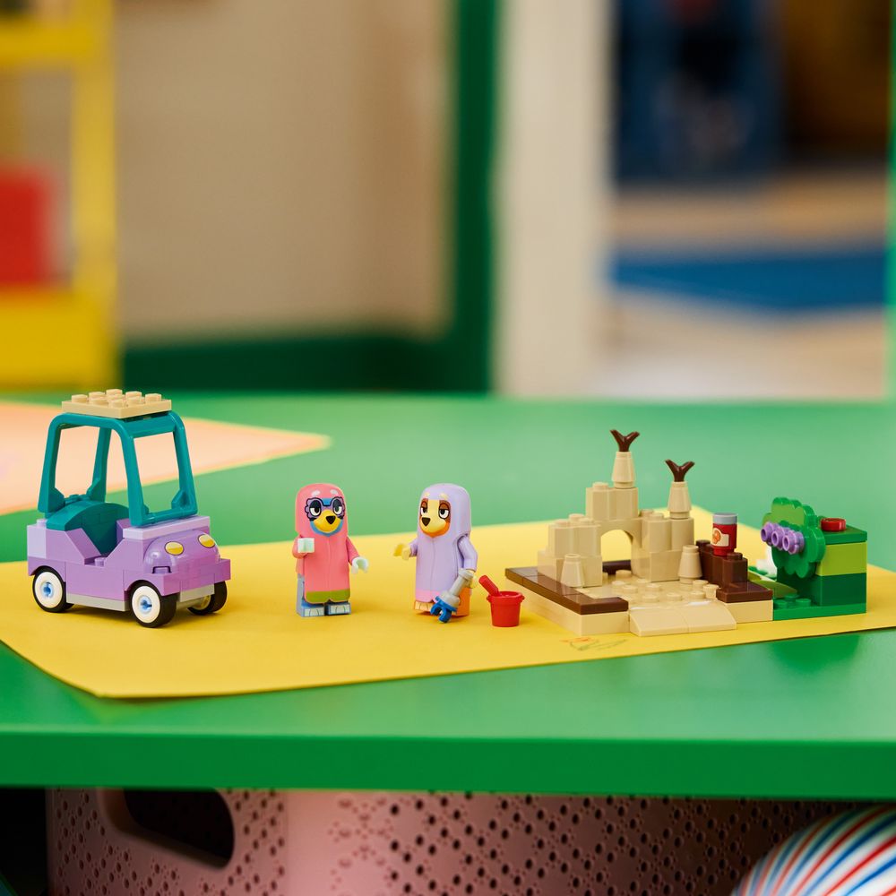 Grannies with Bingo and Bluey LEGO 11216
