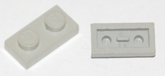 3023old | Plate 1 x 2 with Flat Bottom Pin | LEGOPART