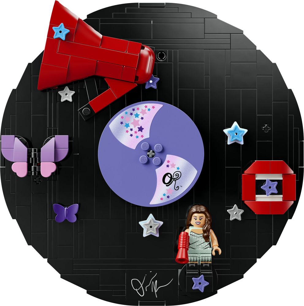 Olivia Rodrigo’s Vinyl LEGO 43028