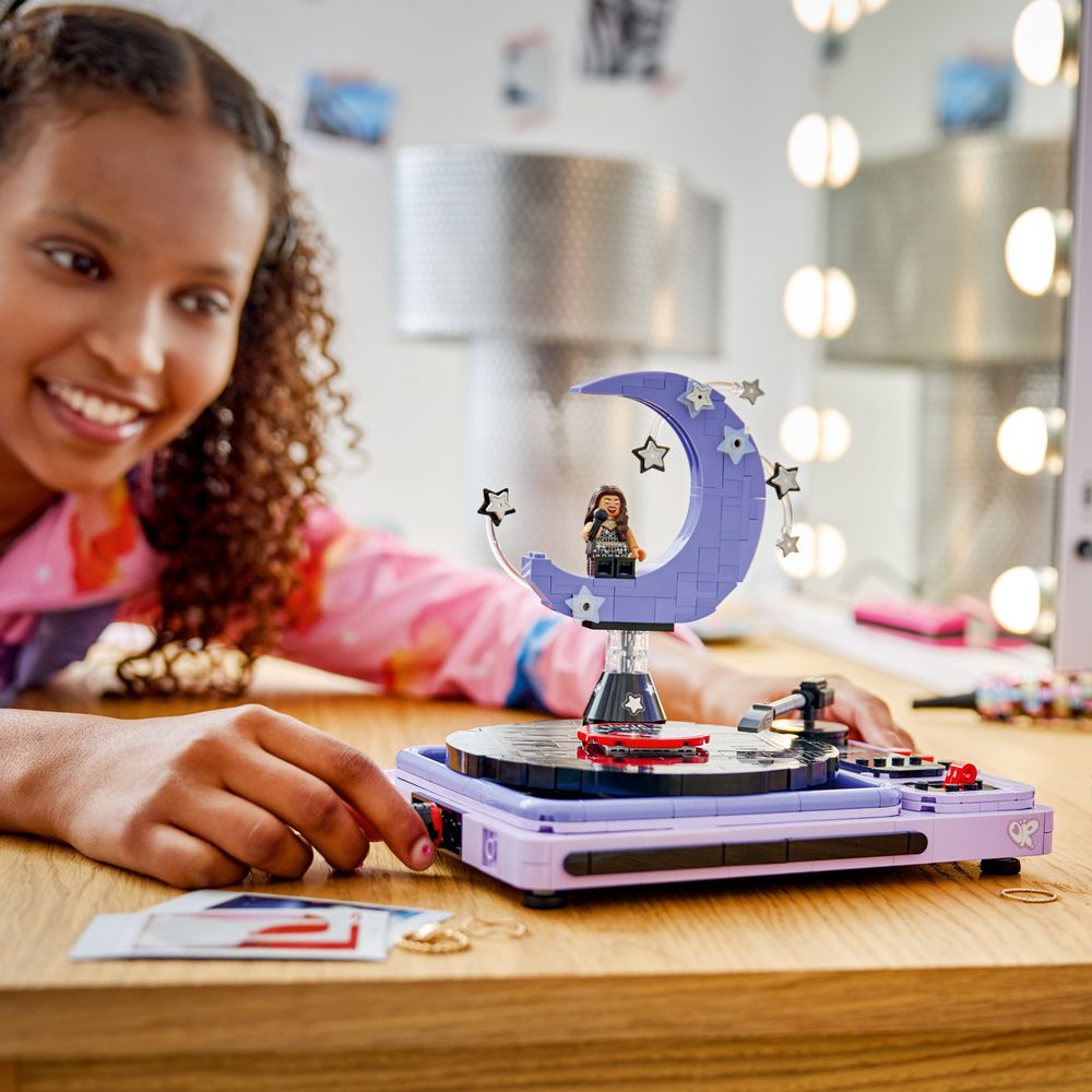 Olivia Rodrigo’s Concert Moon LEGO 43029