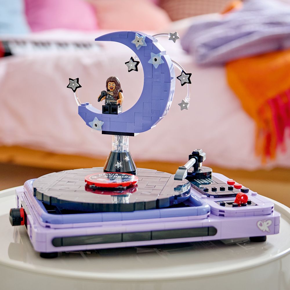 Olivia Rodrigo’s Concert Moon LEGO 43029