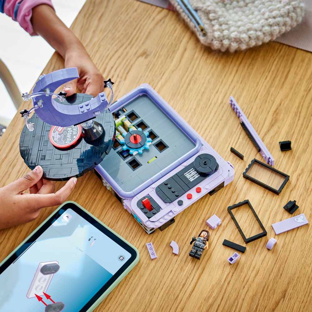 Olivia Rodrigo’s Concert Moon LEGO 43029