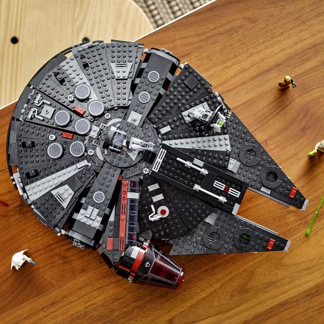 Dark Millenium Falcon LEGO 75389