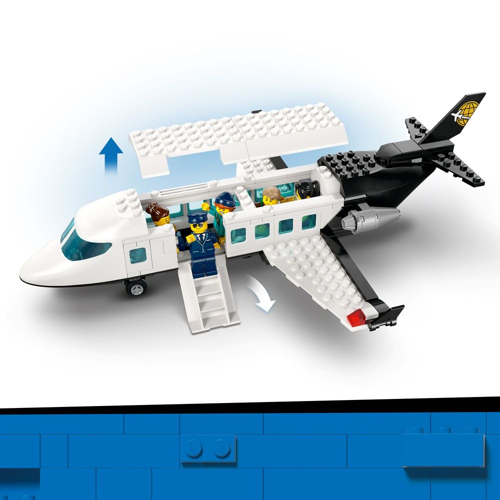Airport with Airplane LEGO 60502