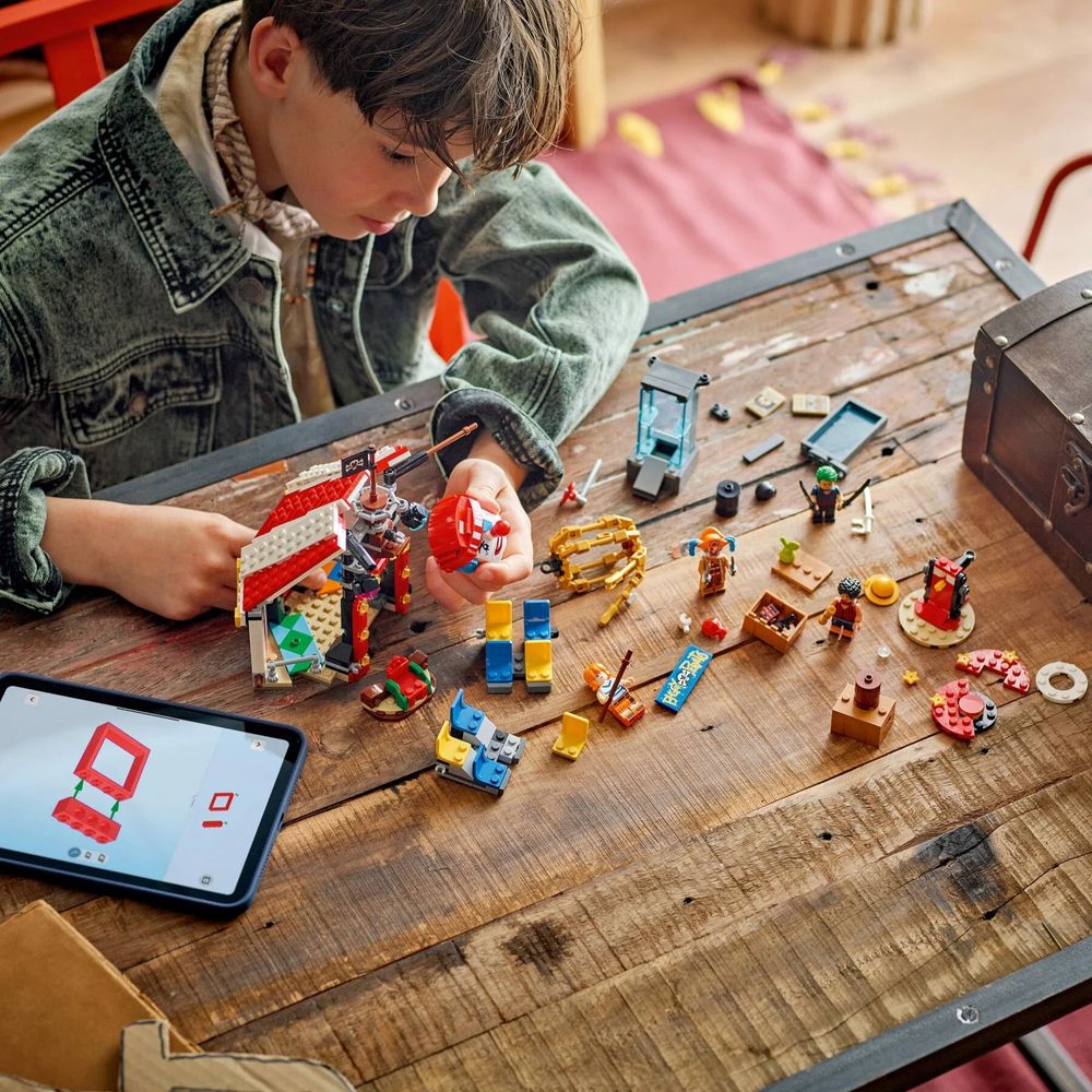 Buggy the Clown's Circus Tent LEGO 75637