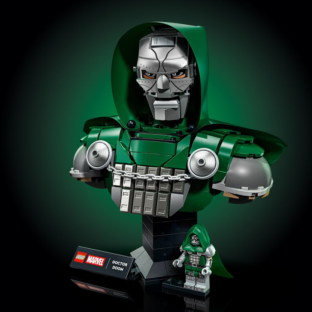 Doctor Doom Bust LEGO 76345