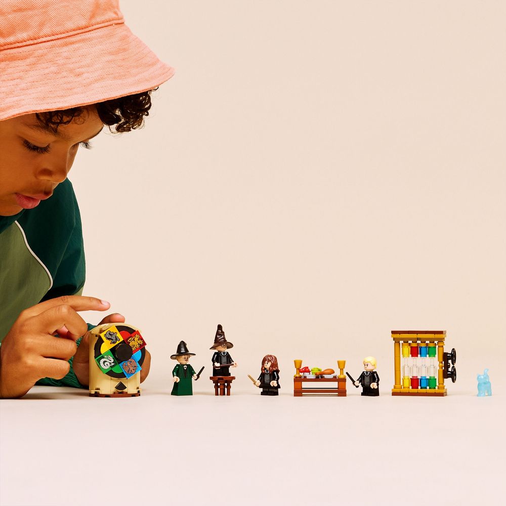 Hogwarts™ Castle: Sorting Hat™ Ceremony LEGO 76460