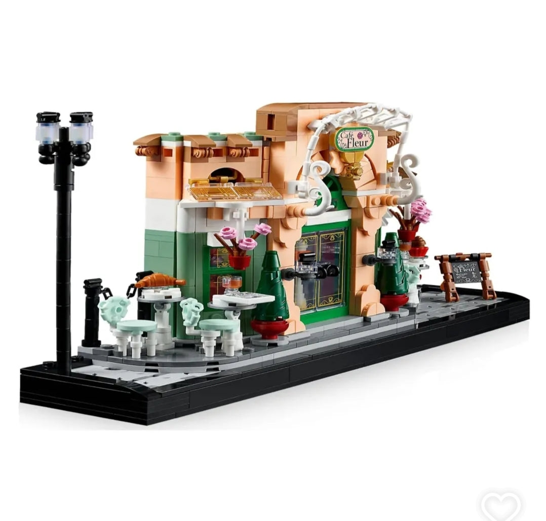 Parisian cafe LEGO 10362