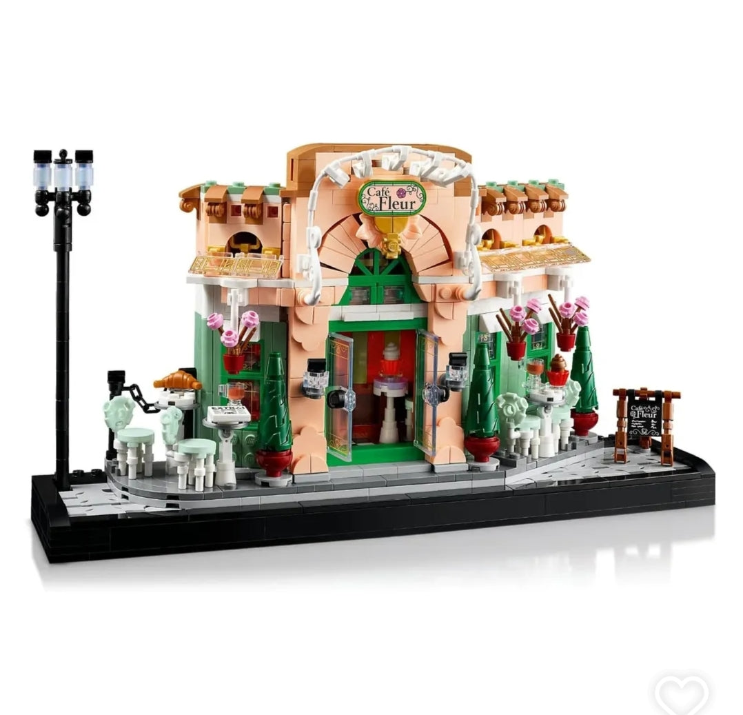 Parisian cafe LEGO 10362