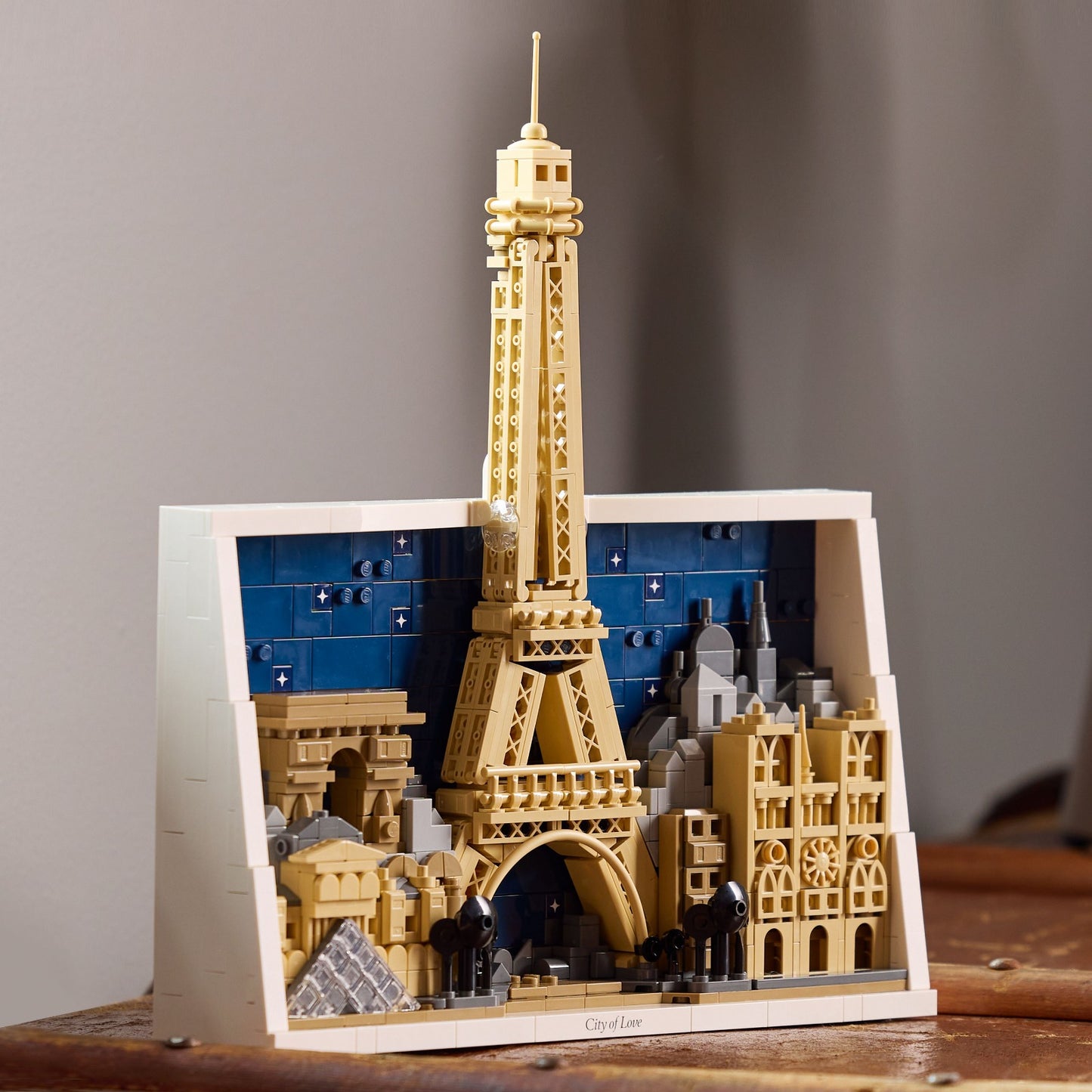 Paris: City of Love LEGO 21064