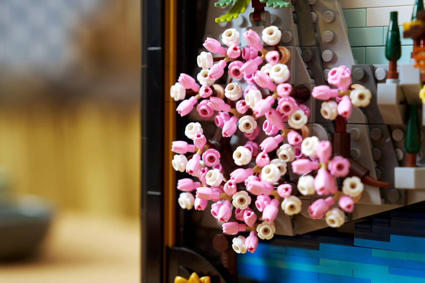 Japanese Cherry Blossom Landscape LEGO 31218