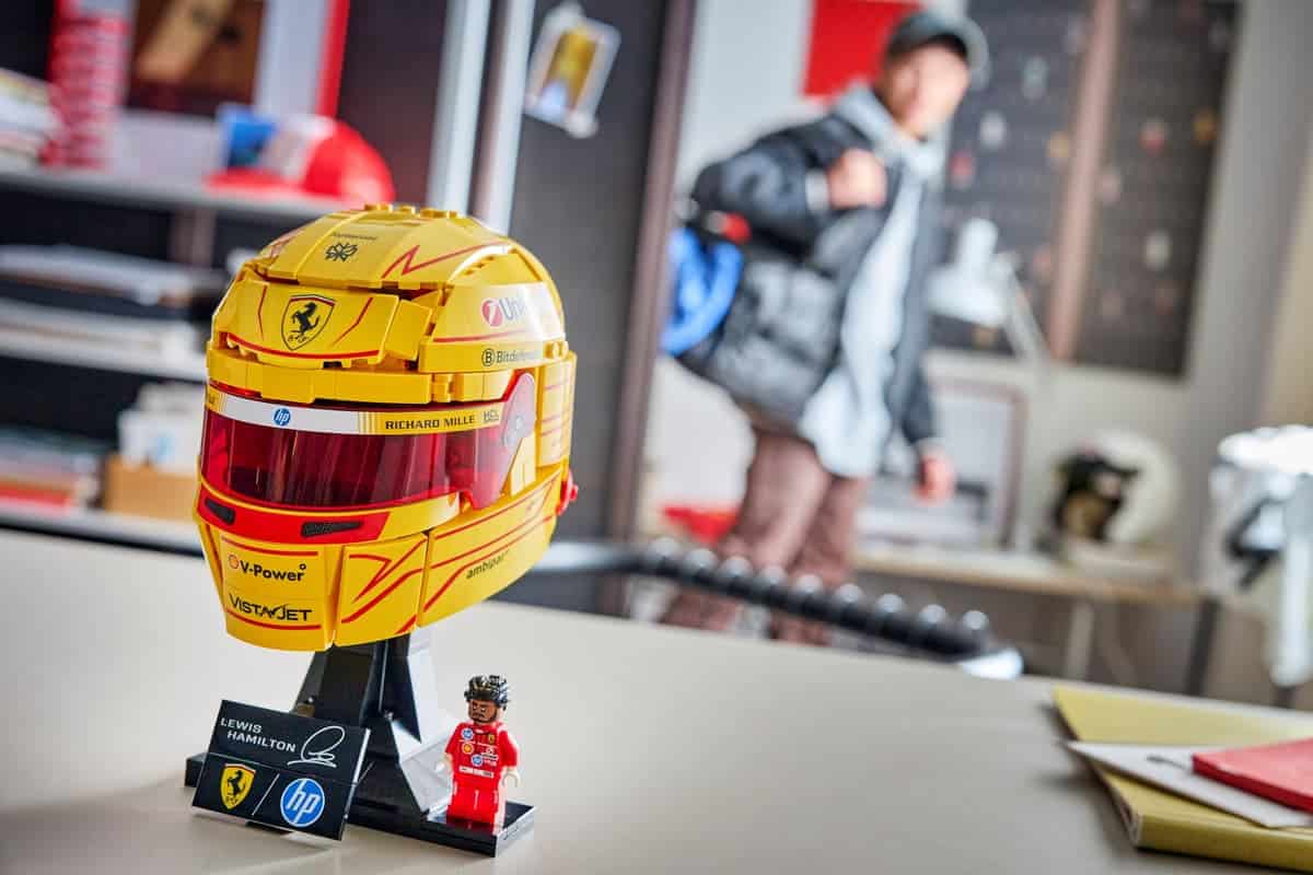 F1® Helmet: Hamilton LEGO 43022