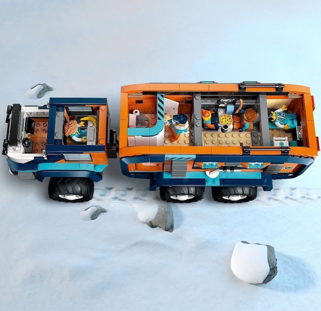 Arctic Explorer Science Lab Truck LEGO 60471