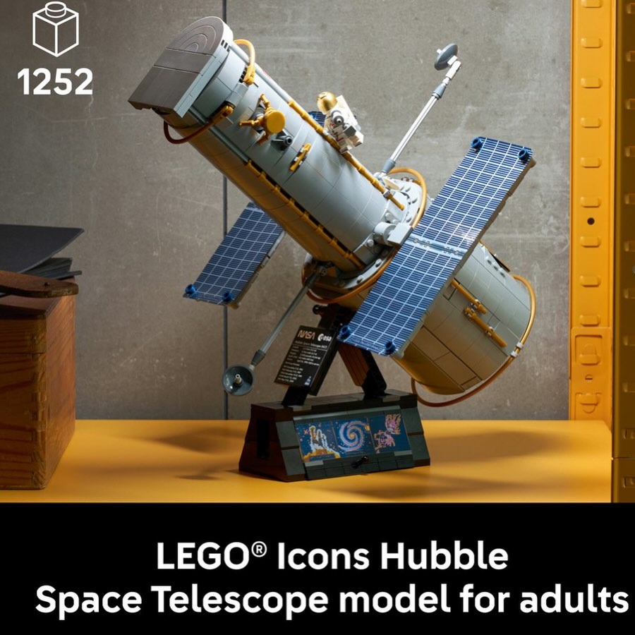 Hubble Space Telescope LEGO 11382