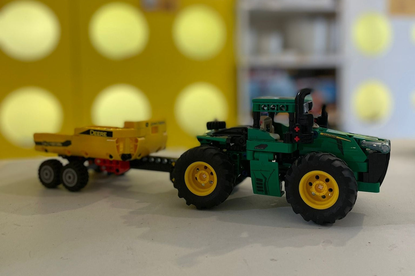 LEGO 42136 John Deere 9620R 4WD Tractor 2dehands