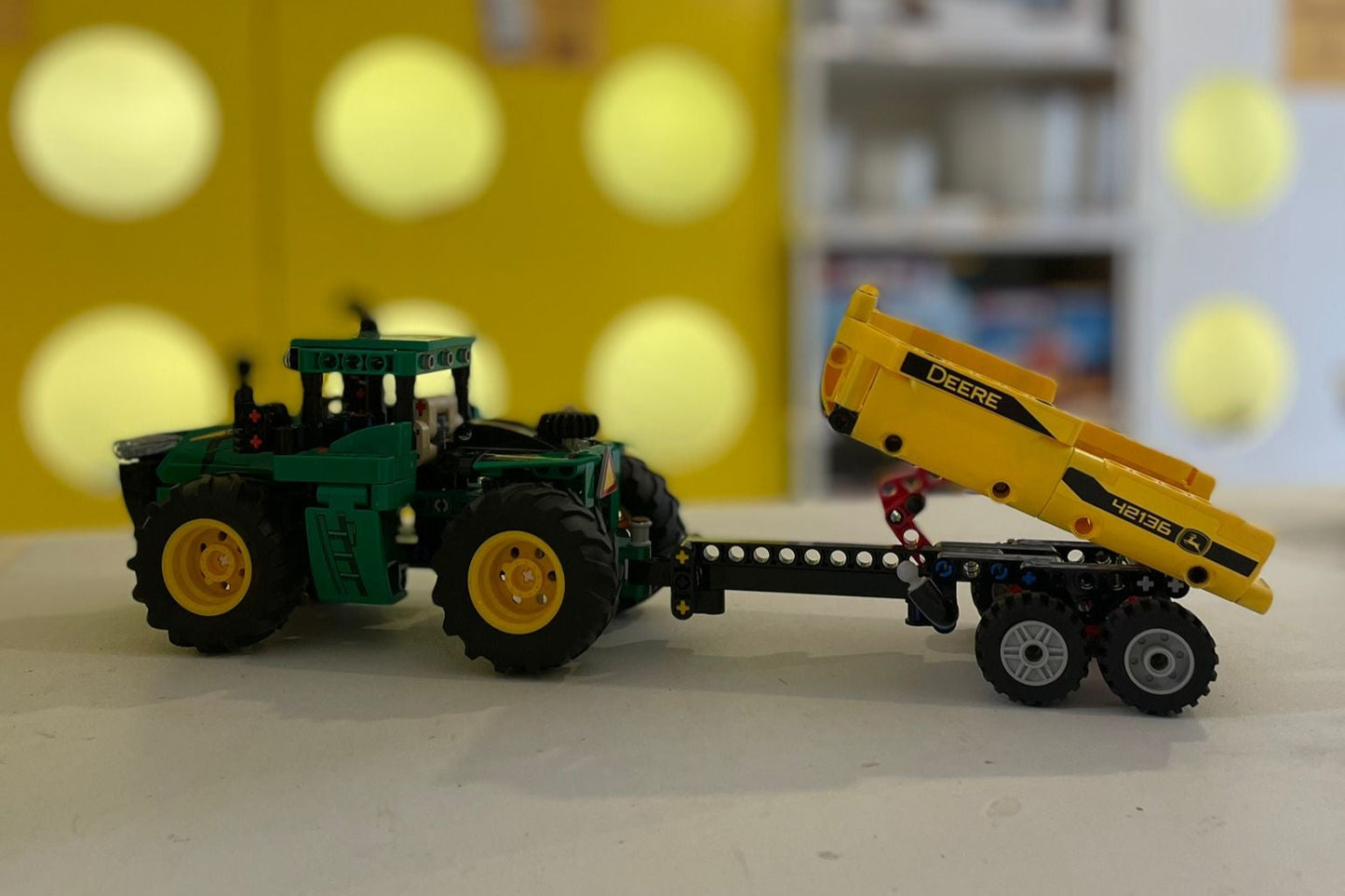 LEGO 42136 John Deere 9620R 4WD Tractor 2dehands