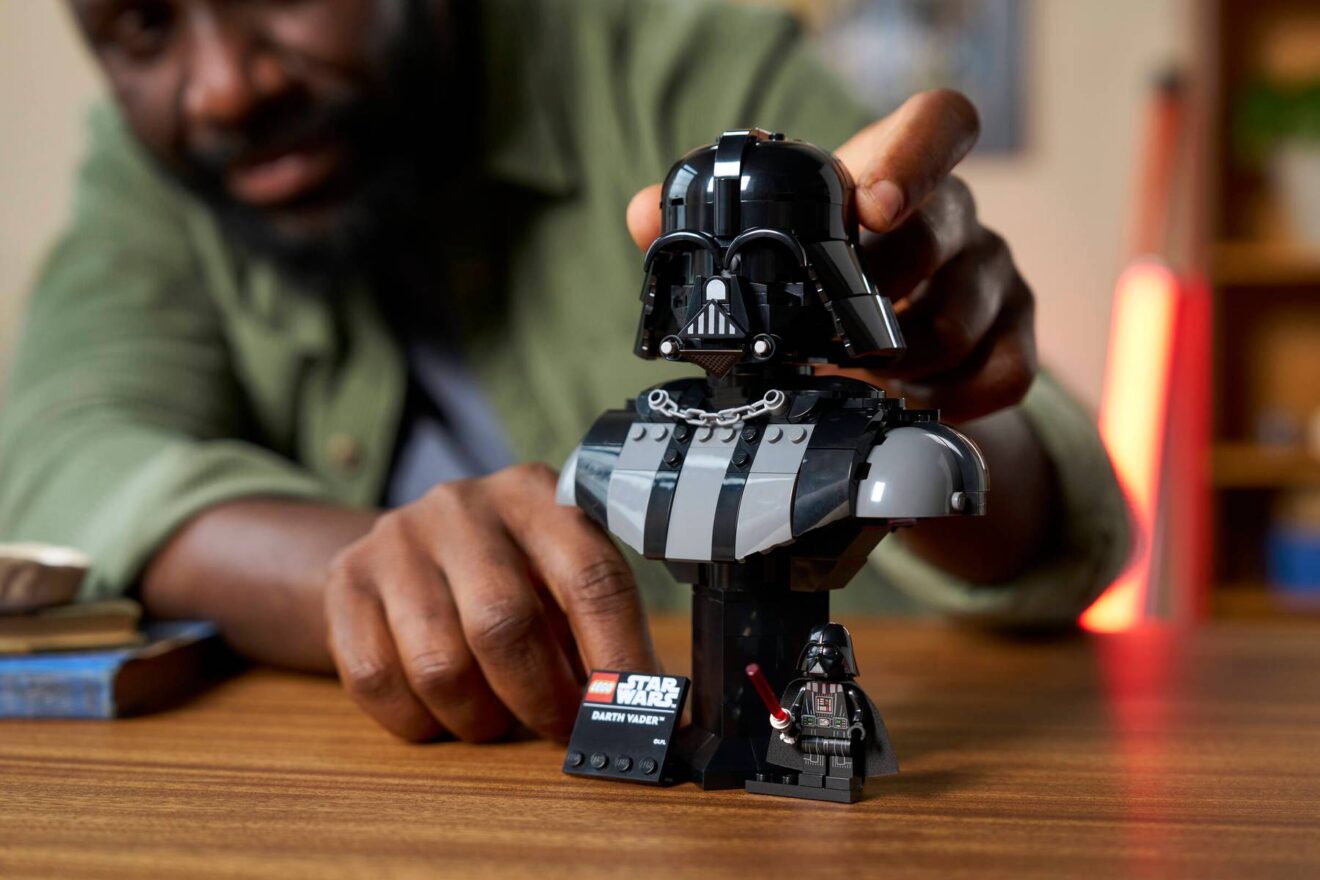 Darth Vader Bust LEGO 75439